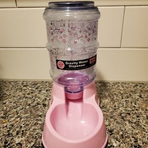 Gravity water dispenser for pet 32fl oz
